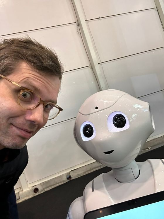 Florian und ein freundlicher Roboter